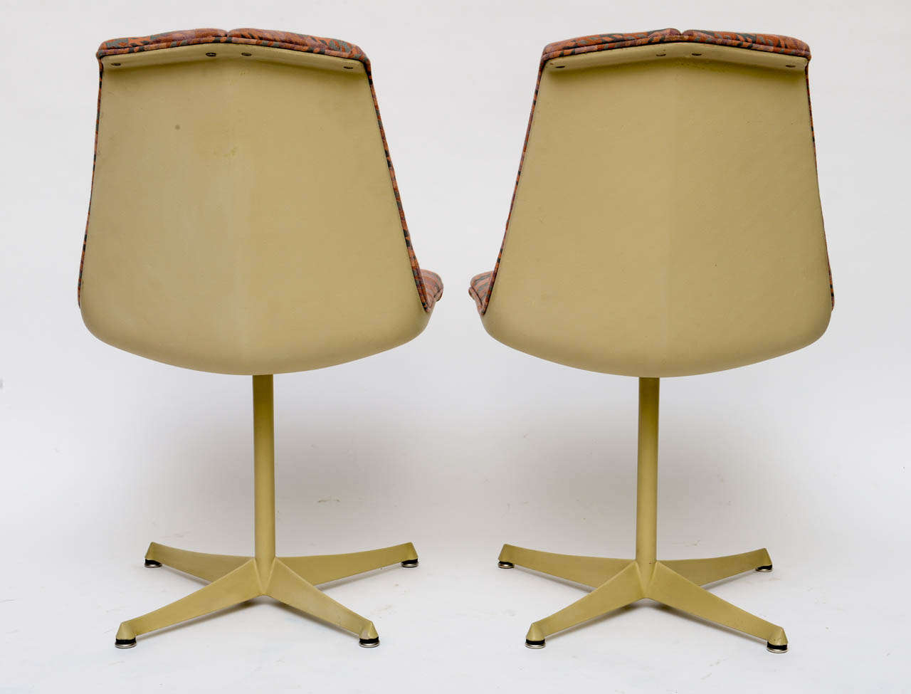 Pair of Richard Schultz Metal Arts Collection Chairs For Knoll In Good Condition In Miami, FL