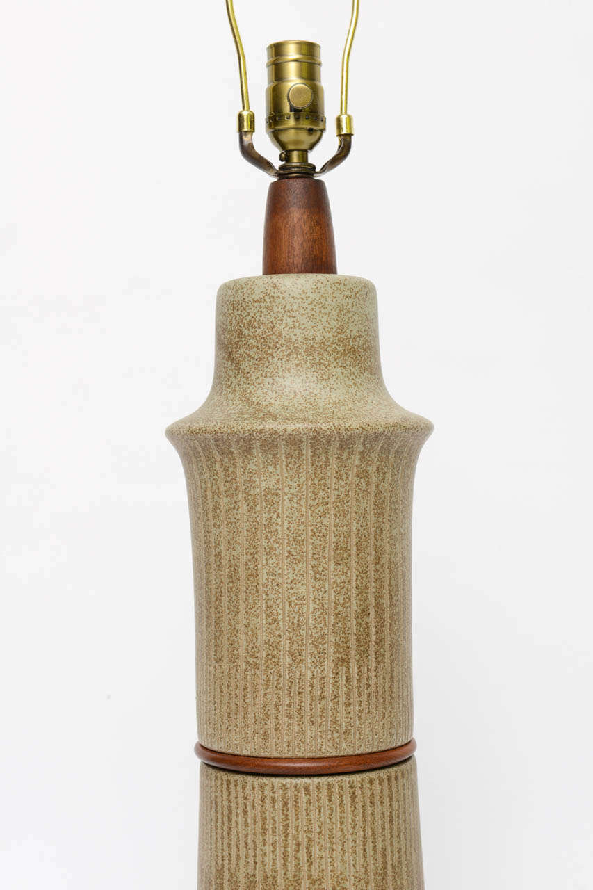 Exceptional 1950s Tall Gordon Martz Pottery Table Lamp In Excellent Condition In Miami, FL