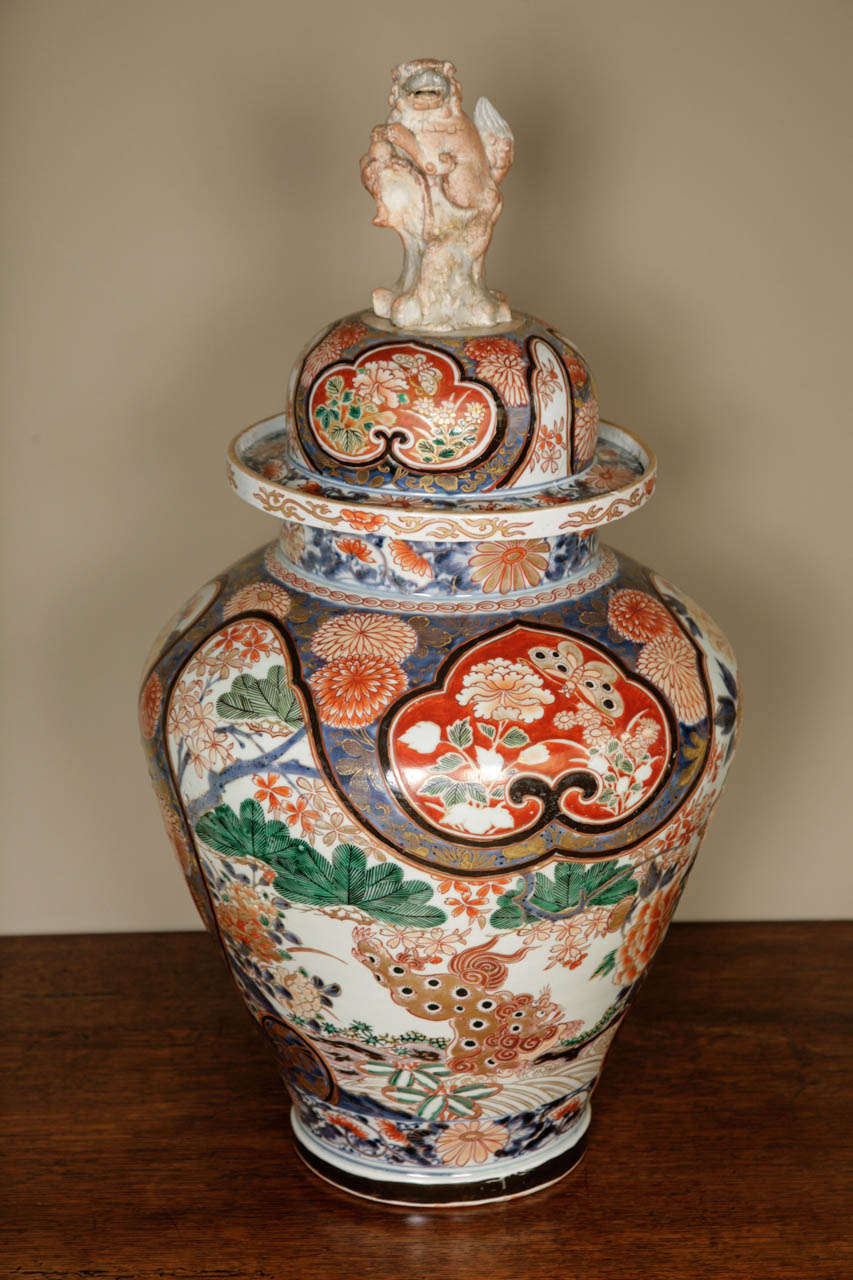 18th Century and Earlier A Pair of 17th century Japanese Imari Baluster Vases with Lids