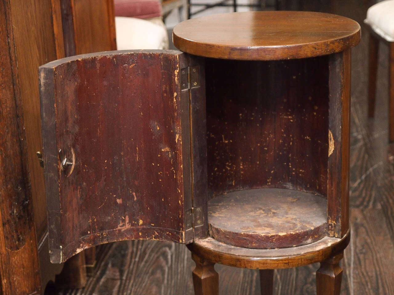 Italian Cylinder Side Commode In Excellent Condition For Sale In New Orleans, LA