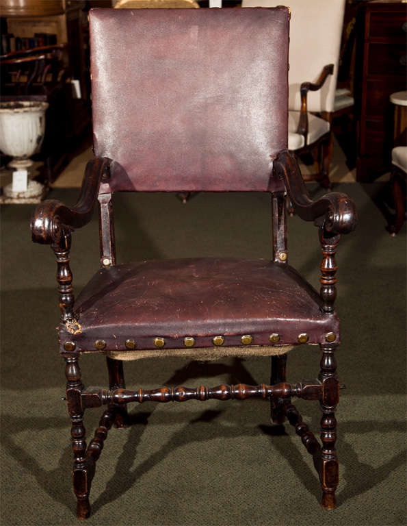 17th Century Walnut Armchair For Sale 5