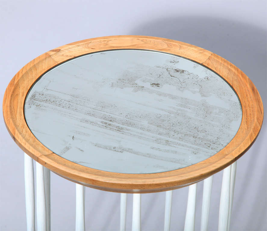 Round Accent Table with Mirrored Top on Spindle Frame Base In Good Condition In West Palm Beach, FL