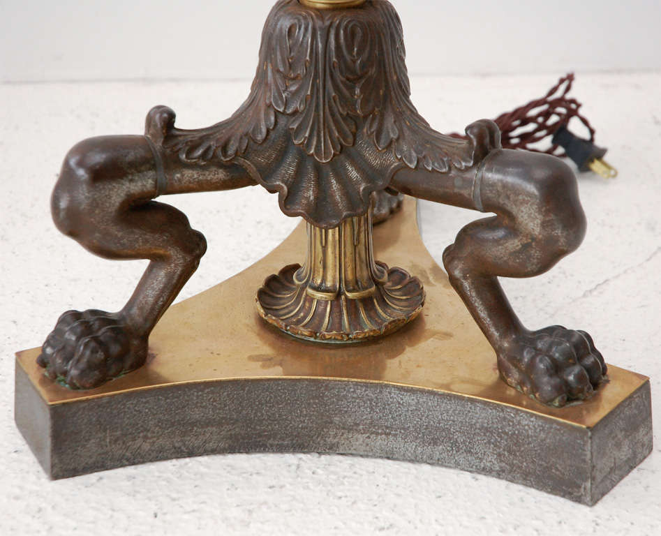 Acier Lampadaire de style Empire en acier et bronze  en vente