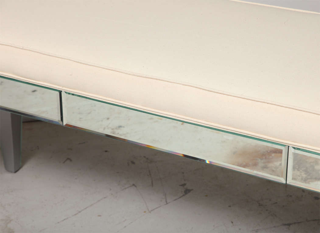 Modern Beveled Mirrored Bench In Excellent Condition For Sale In West Palm Beach, FL