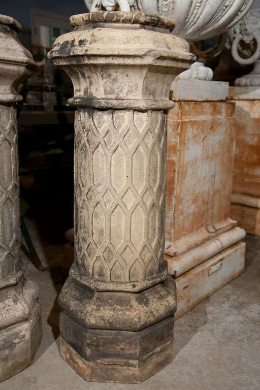 Paar seltene Wabenschornsteintöpfe