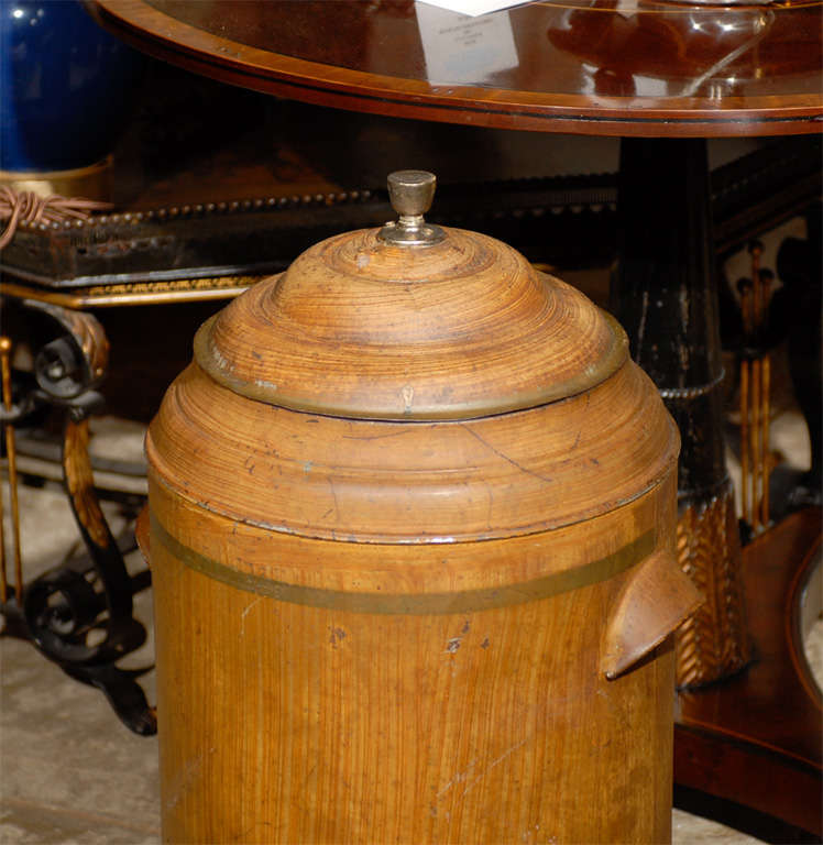 Jumbo 20th Century Faux Bois Tole Water Urn In Good Condition For Sale In Atlanta, GA