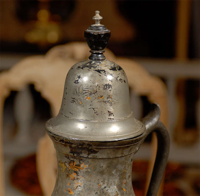 Jumbo Early 19th Century English Coffee Urn in Original Finish In Good Condition In Atlanta, GA