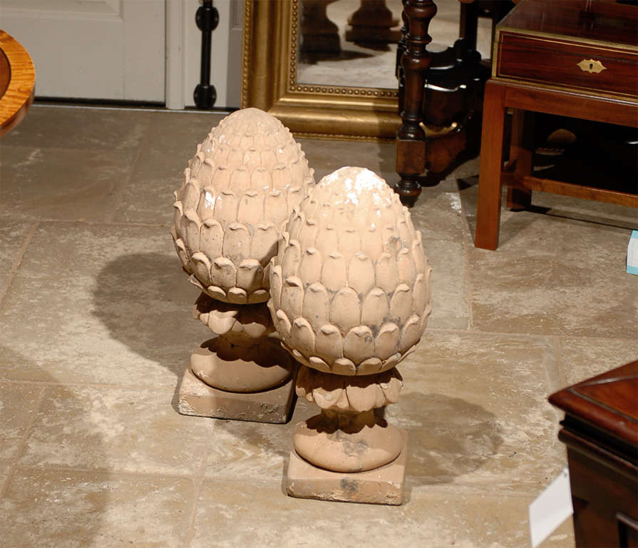 Pair of Vintage Pineapple Garden Ornaments For Sale at 1stdibs