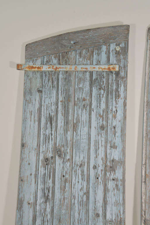 19th c. Wooden shutters with original paint and Hardware In Good Condition In Houston, TX