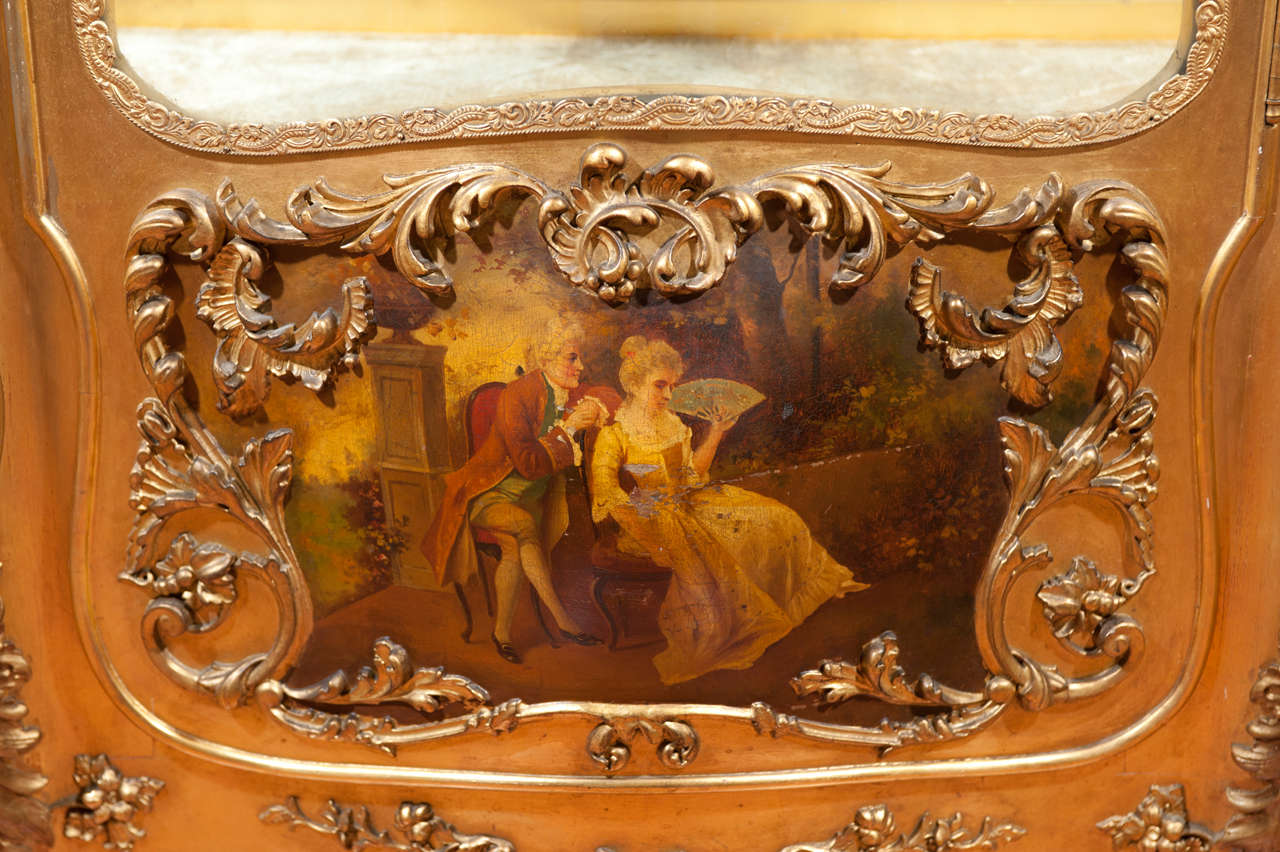 19th century Louis XV style gilded vitrine 2