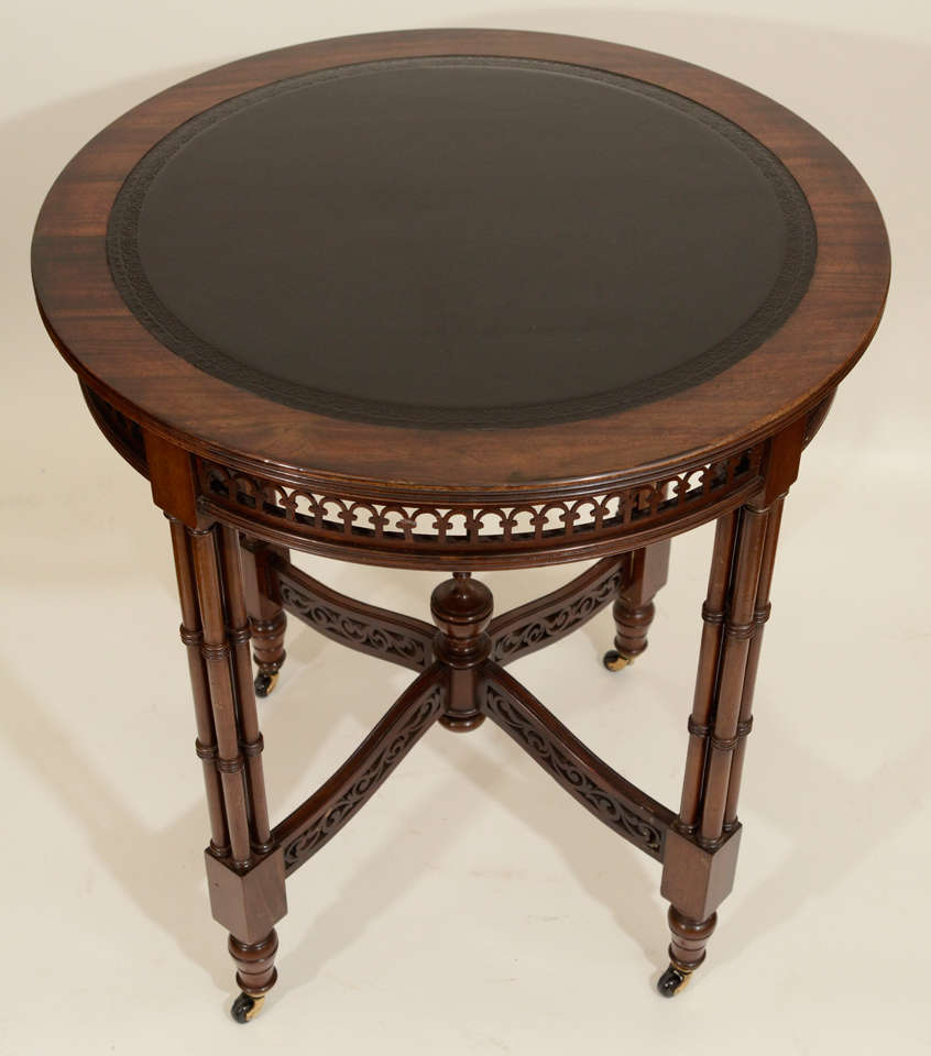 Mahogany Chippendale-Style Cluster Leg End Table, England, c. 1920