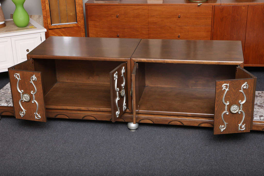 Mid-20th Century Renzo Rutili Style Credenza Console with Movable Cabinets by Albright-Zimmerman