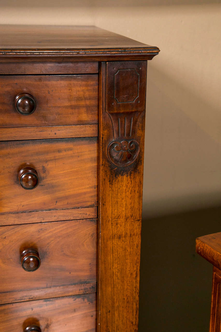 19th c. Mahogany Wellington Chest with 7 Graduated Drawers In Good Condition In Stamford, CT