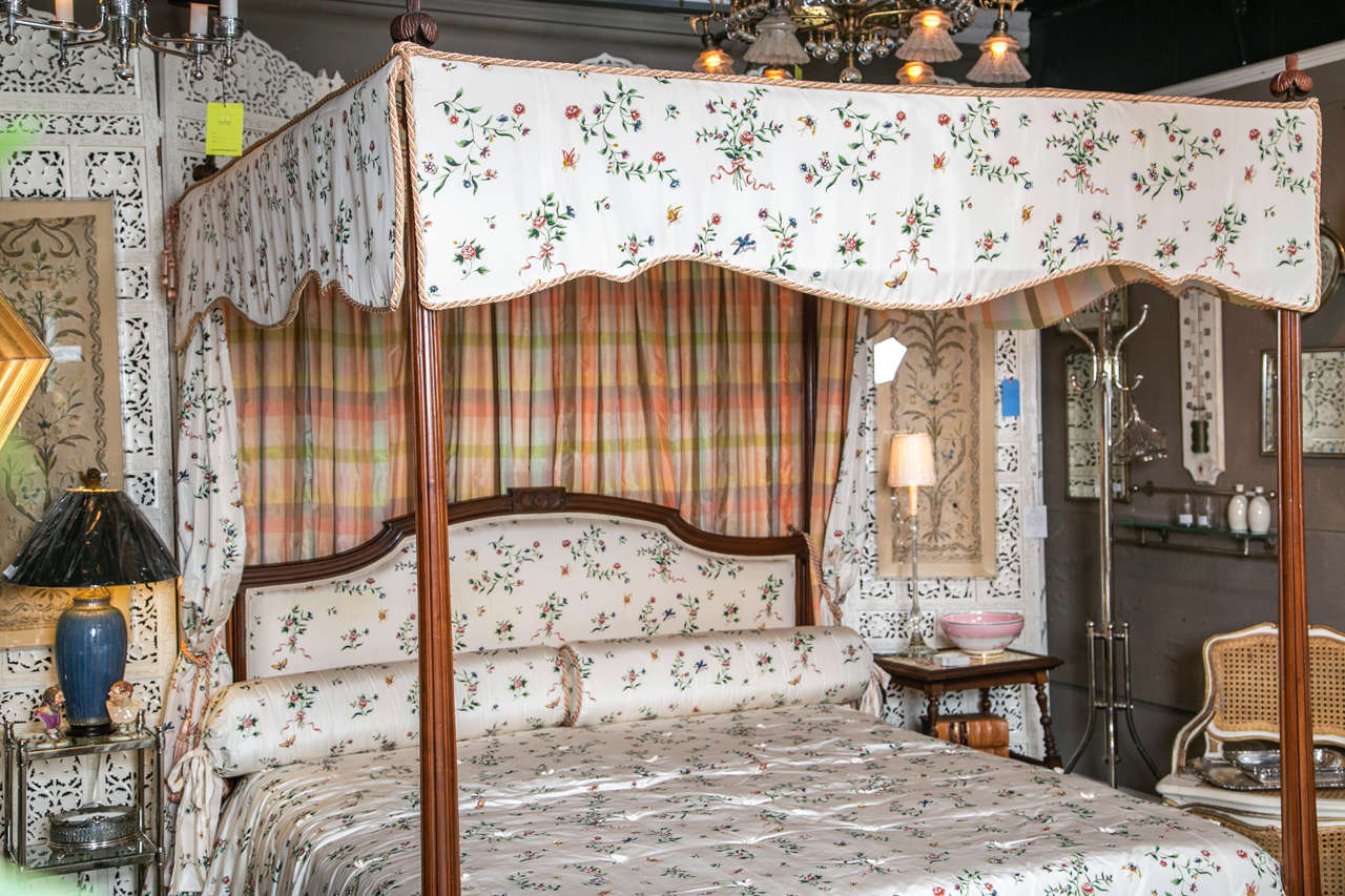 4 Poster Canopy Bed 1