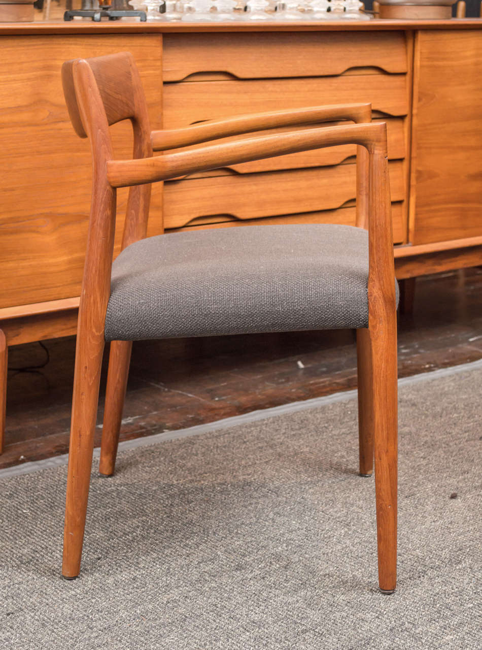 Set of Six Moller Model 53 Dining Chairs In Excellent Condition In San Francisco, CA