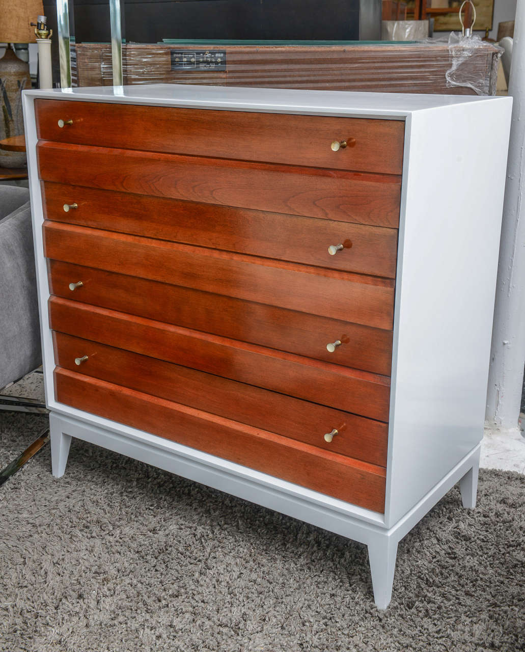 Restored Heywood Wakefield dresser with walnut drawers and white lacquer cabinet, 1960s, USA.