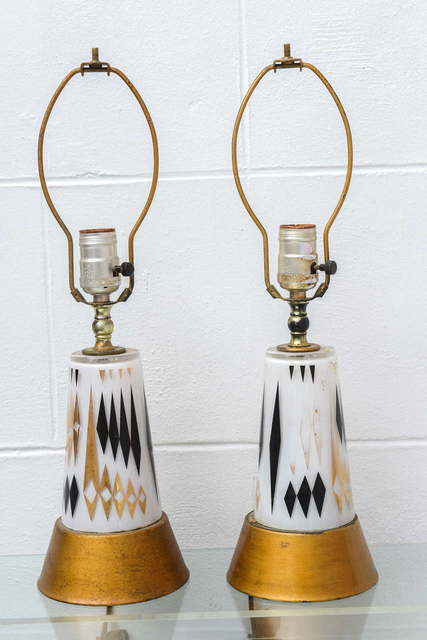 Beautiful pair of glass diamond design MCM lamps from the USA 1950s