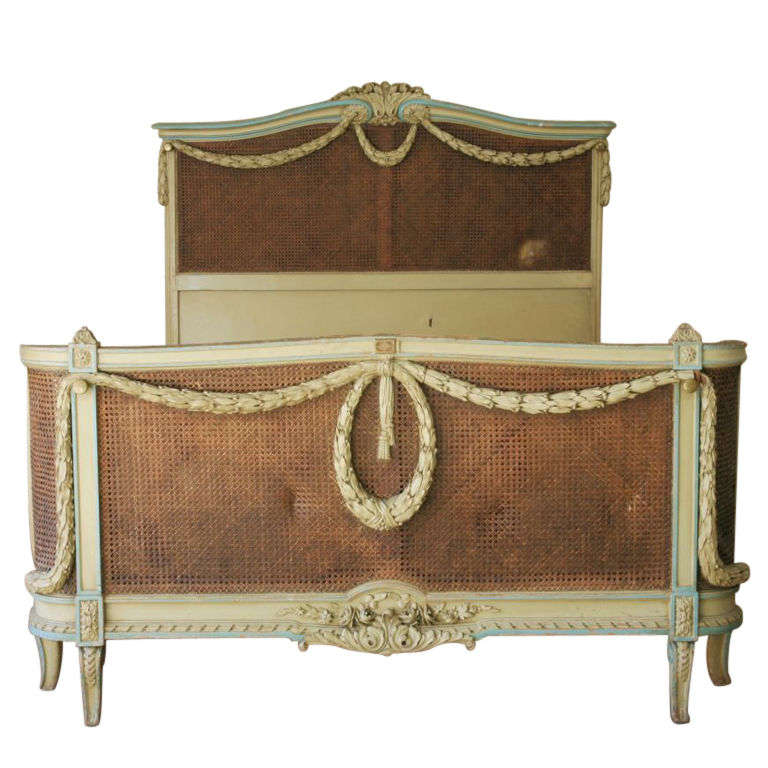 Antique Queen Size Bed at 1stDibs
