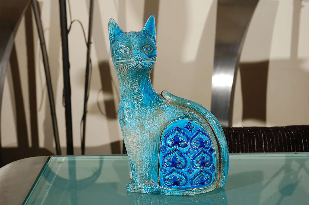 ELEGANT TURQUOISE POTTERY CAT SCULPTURE BY RAYMOR.