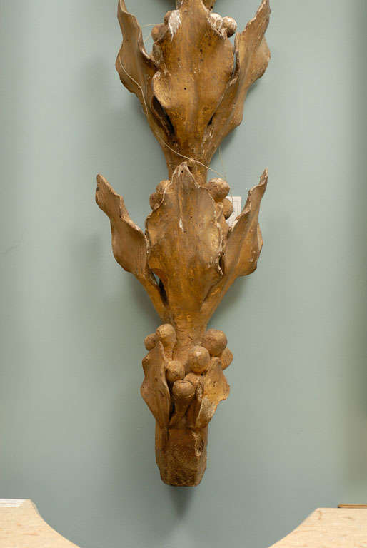 Doré Fragment de vigne italienne en bois sculpté du 18ème siècle en vente