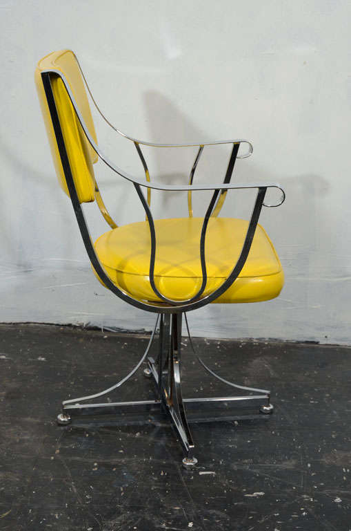 Mid-20th Century Set of Four Swivel Aluminium Chairs For Sale