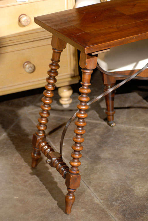 Spanish Late Renaissance Style Table with Bobbin Legs and Iron Stretcher, 1900s In Good Condition In Atlanta, GA