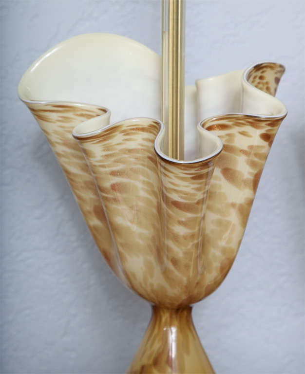 Pair of Rare Murano Glass Handkerchief Lamps on Brass Base, 1950's 3