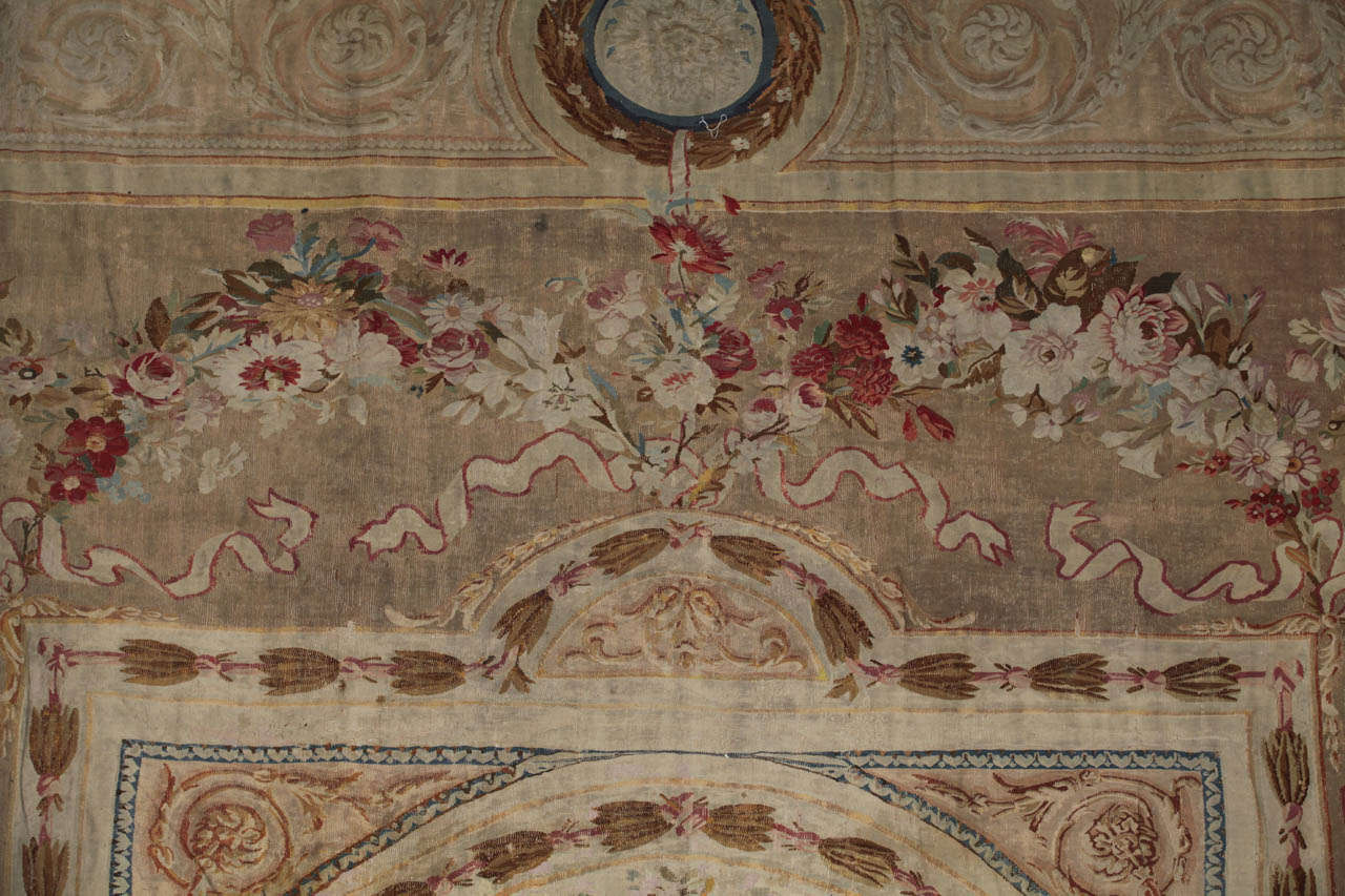 Very Fine French Aubusson Carpet of the 19th Century In Good Condition For Sale In Rome, IT