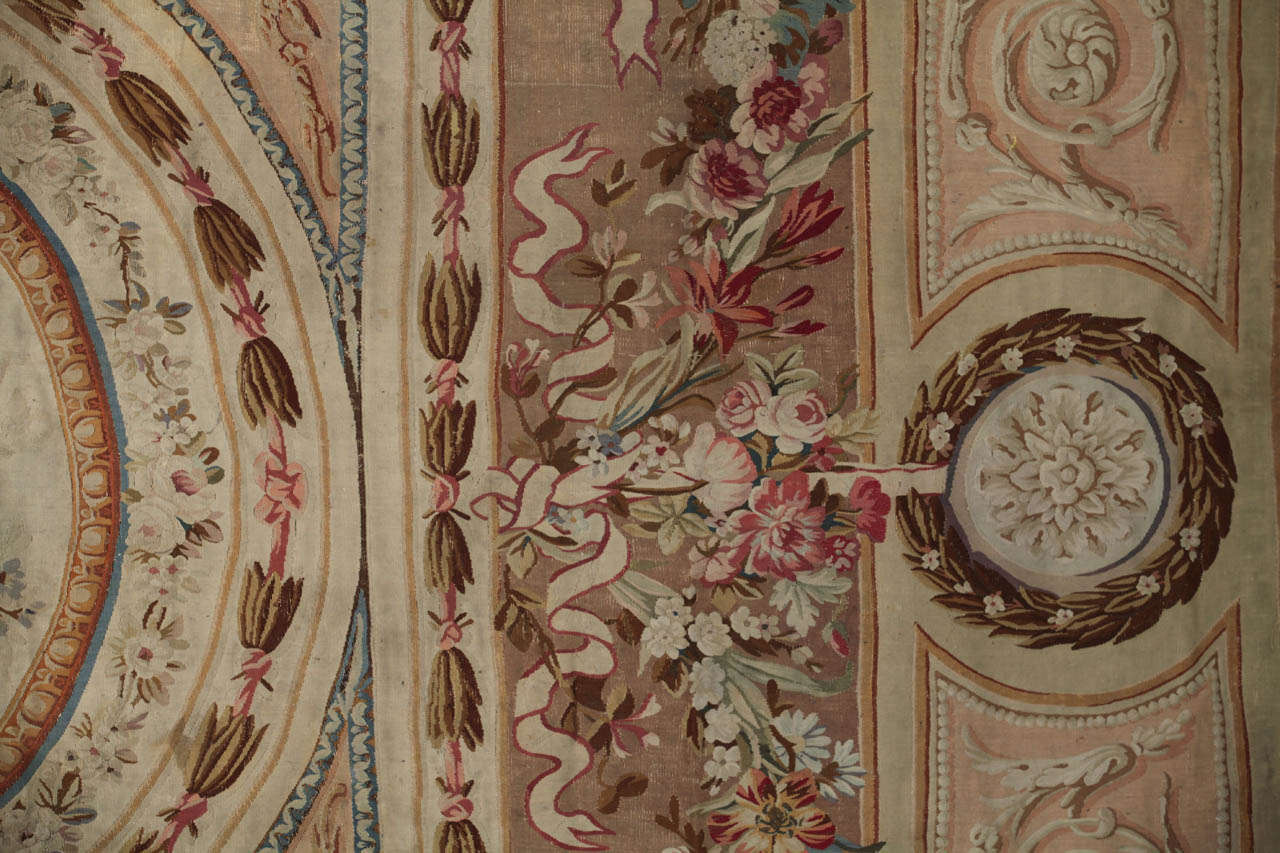 Feiner französischer Aubusson-Teppich des 19. Jahrhunderts im Zustand „Gut“ im Angebot in Rome, IT