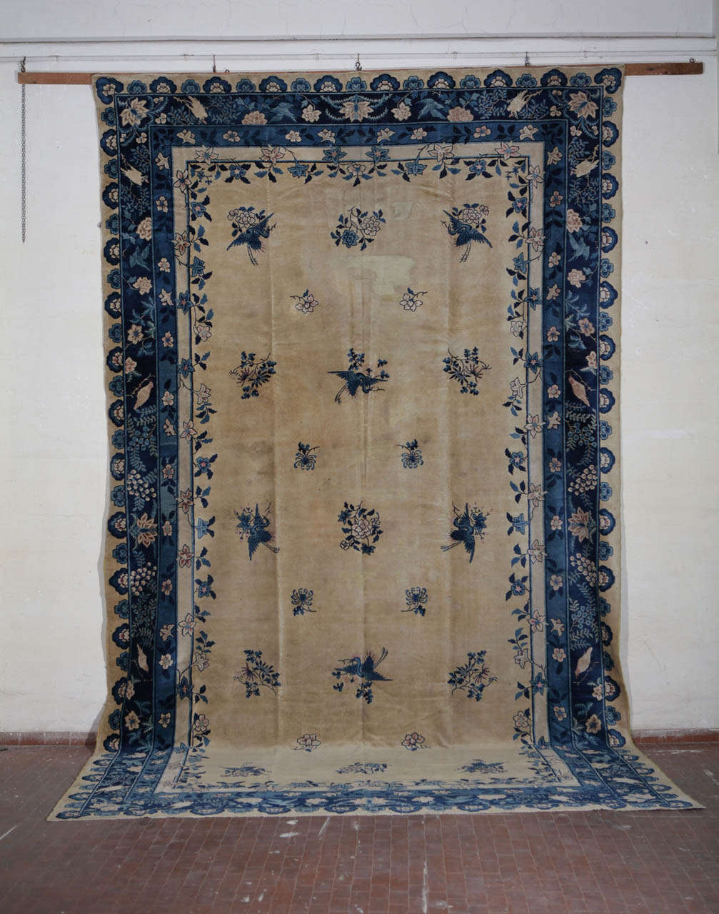 A Chinese Carpet 1920 circa.
cm 530 x310