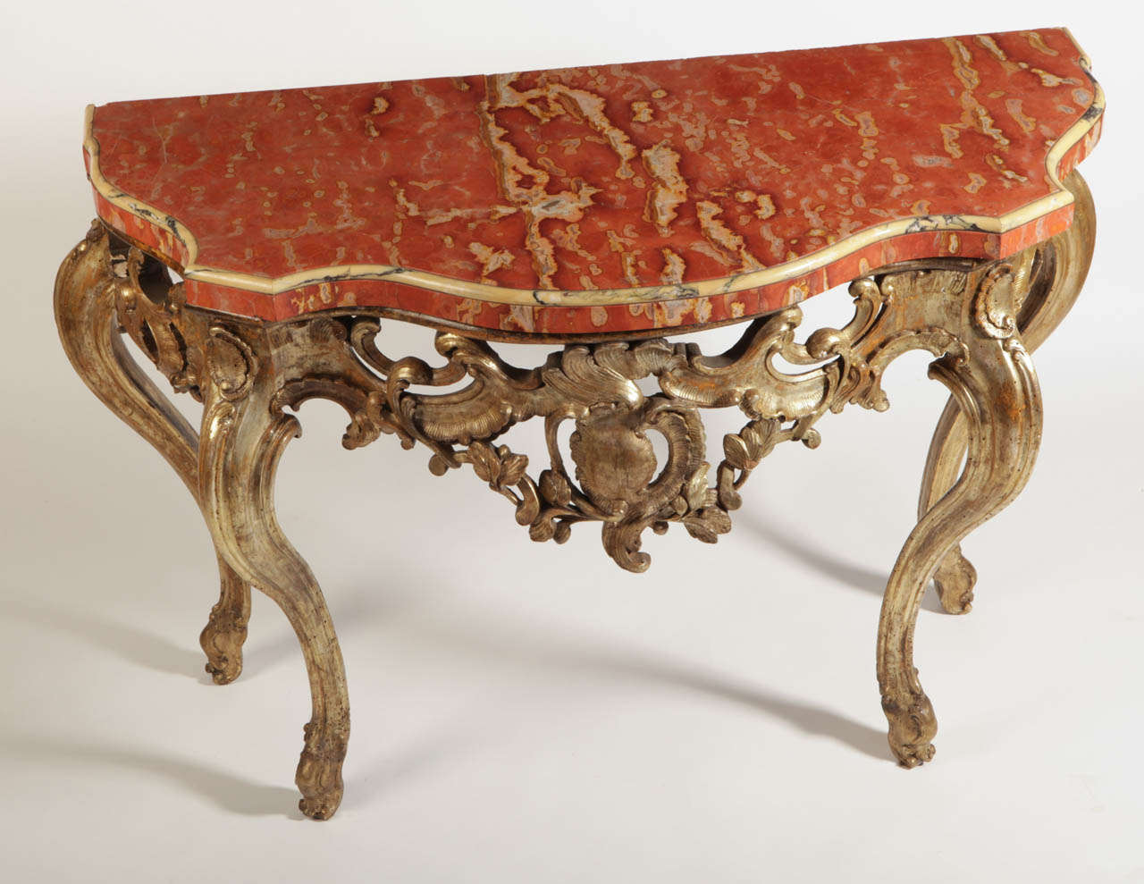 A Fine Italian Giltwood Console Table with Marble Top In Good Condition In Rome, IT