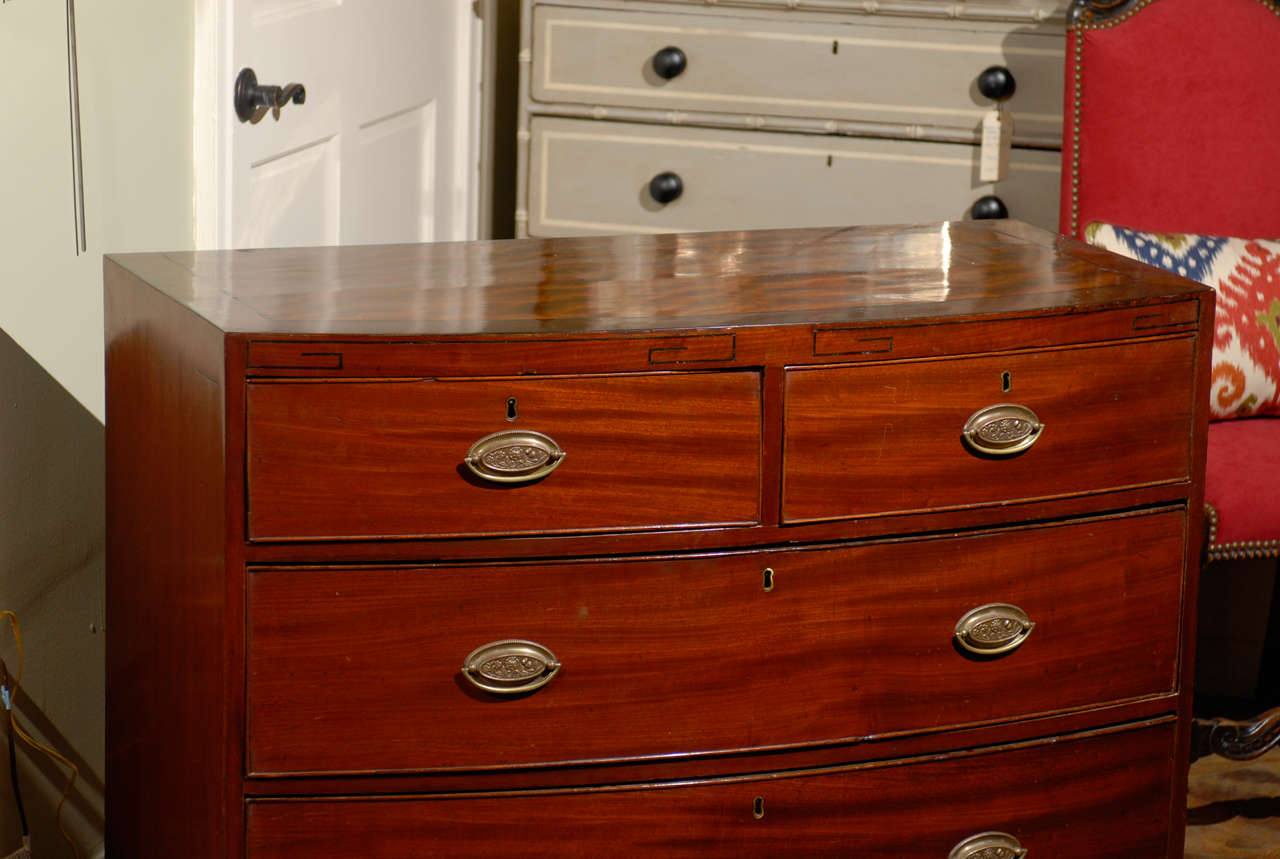 English Bowfront Chest In Excellent Condition In Atlanta, GA