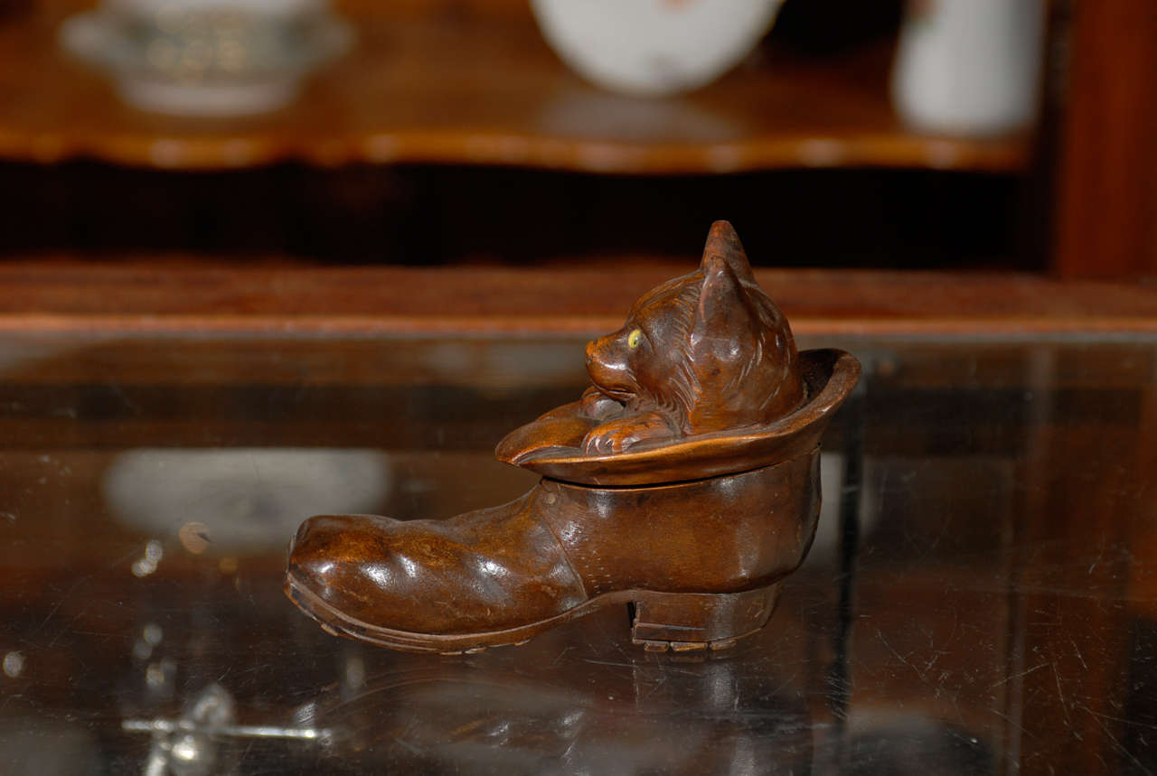 German Black Forest Carved Wood Cat in Boot inkwell from the Early 1900s In Good Condition In Atlanta, GA