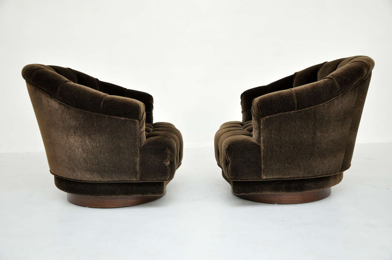 Mid-20th Century Dunbar Tufted Swivel Lounge Chairs - Edward Wormley