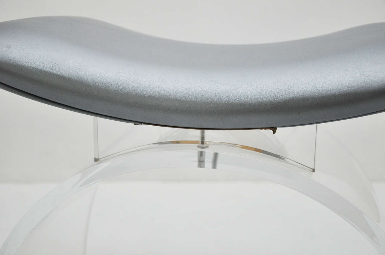 Lucite Waterfall Stool In Excellent Condition In Chicago, IL
