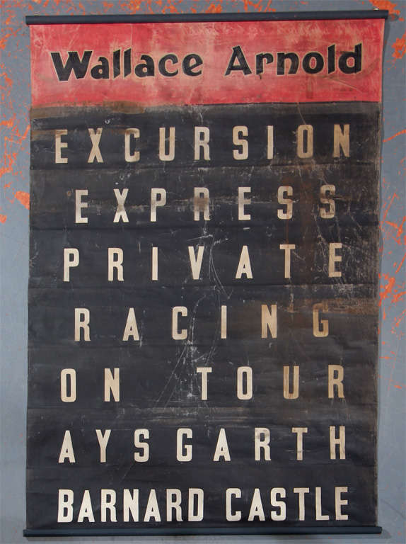 Cartello di percorso britannico su tessuto, pronto da appendere. In evidenza: Wallace Arnold, escursione espressa, privata, corsa in tour, castello di Barnard.