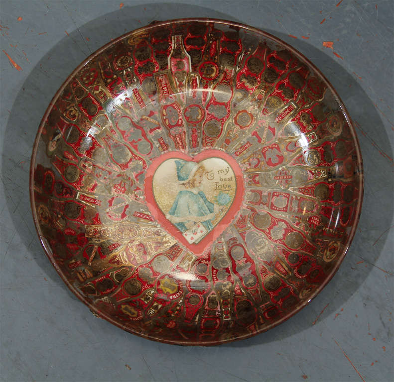 Perfect gift for your true love. Charming cigar band Folk Art bowl with old valentine in center, great details.