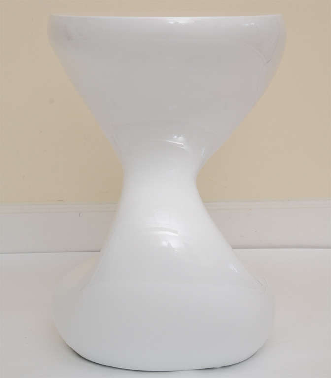 White Lacquered Resin Sculptural Side Table 2