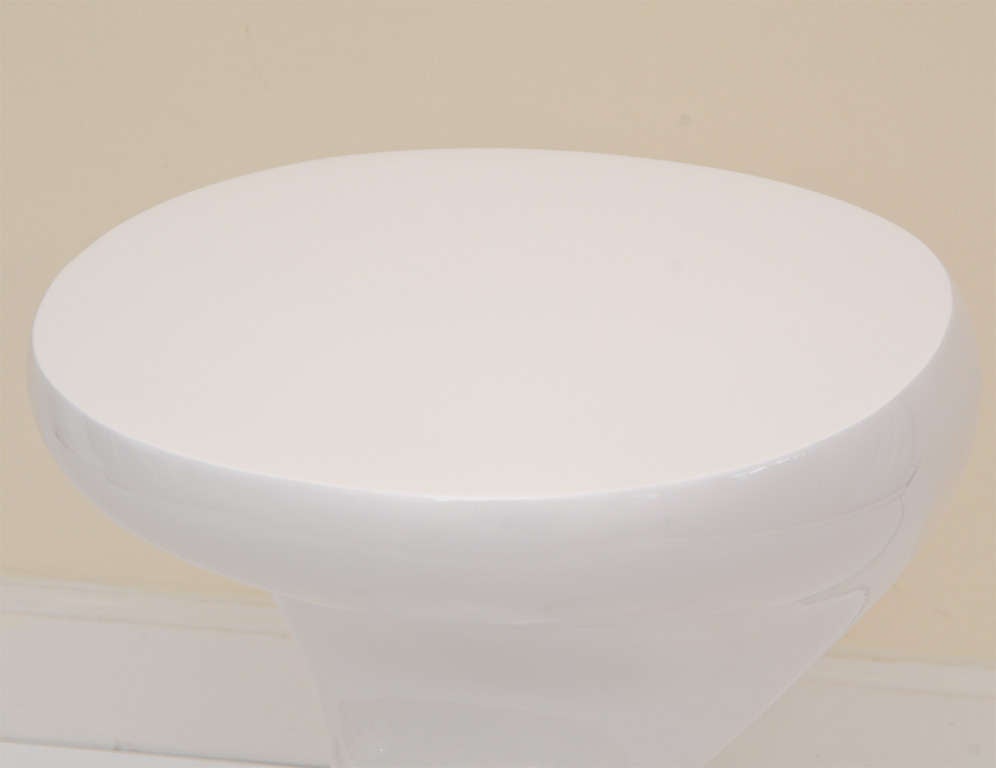 White Lacquered Resin Sculptural Side Table 3
