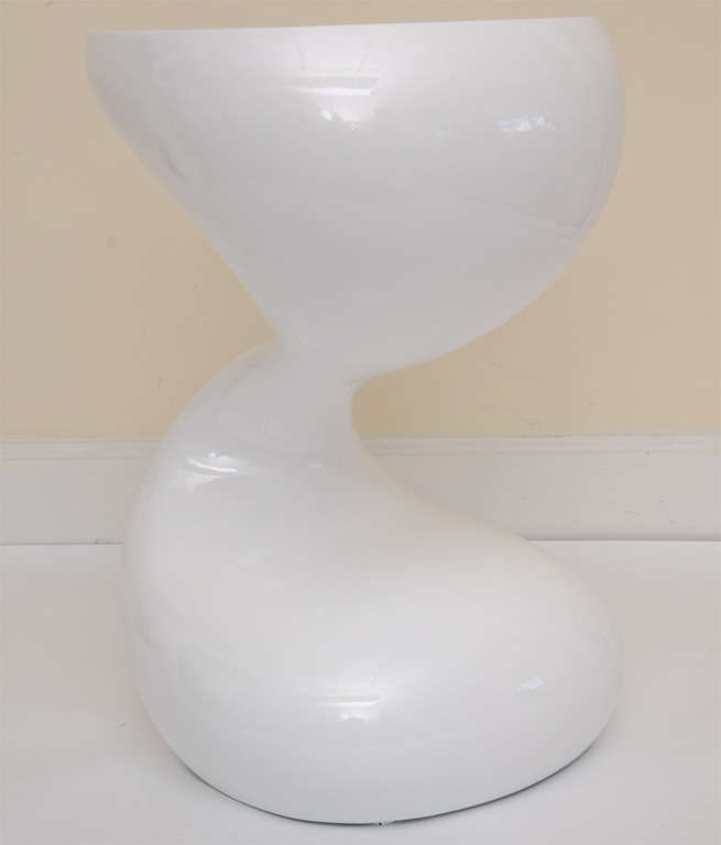 White Lacquered Resin Sculptural Side Table 4