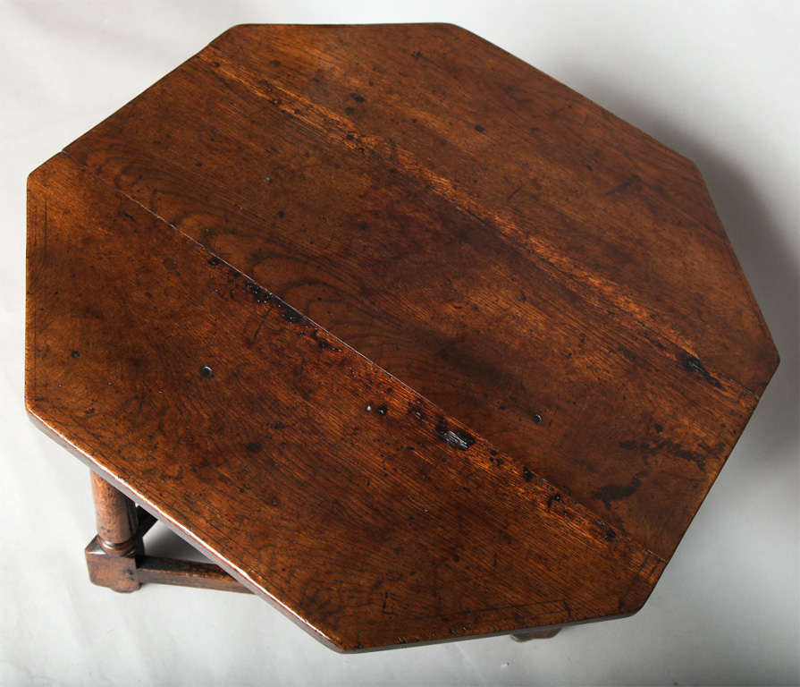Charles II Period Oak Octagonal Cricket Table In Excellent Condition In Greenwich, CT