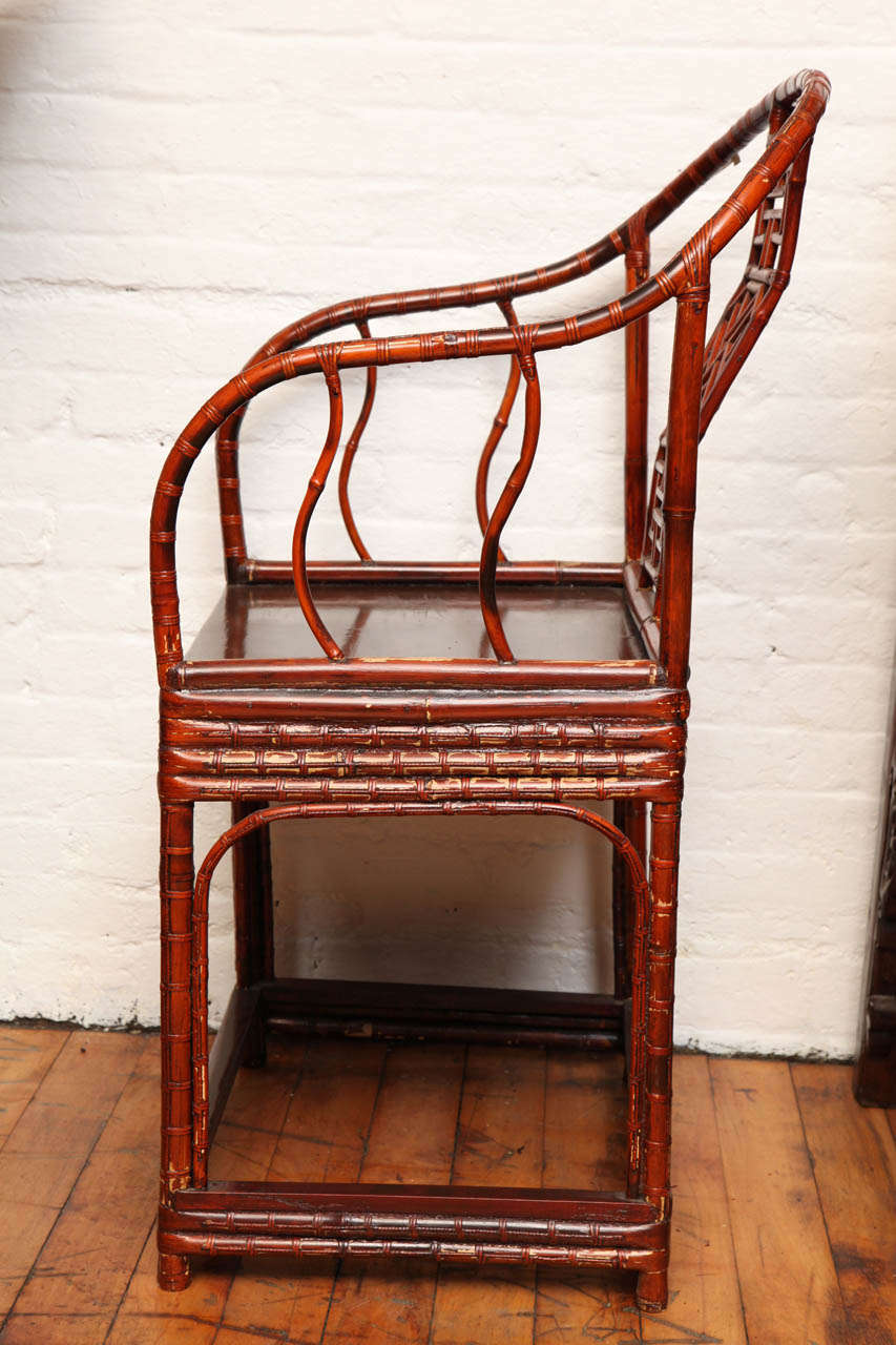 Single 19th Century Chinese Horseshoe-Back Bamboo Armchair with Elm Base For Sale 4