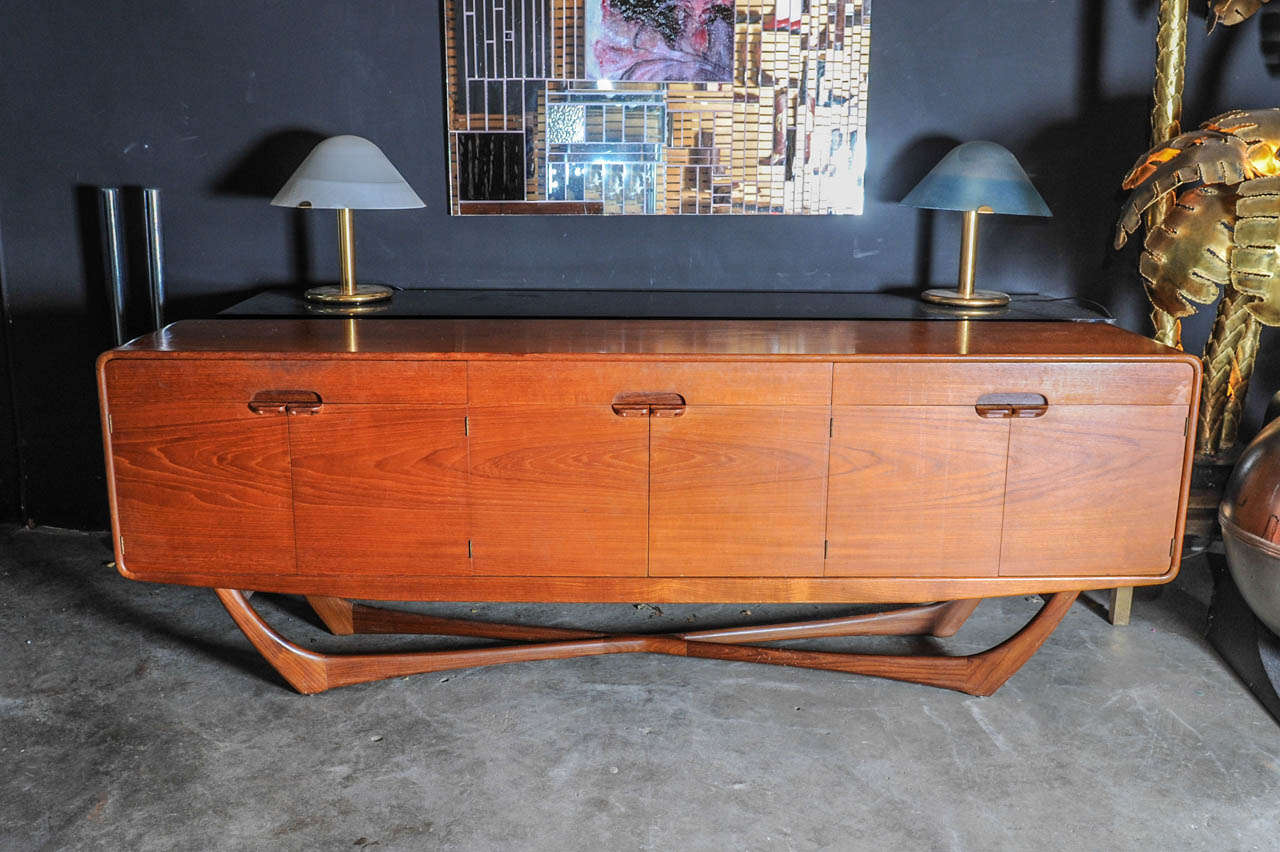 Absolutely amazing and extremely rare 7 feet large impressive sideboard by master manufacturer Beithcraft from Beith, Scotland (signed and marked in the right drawer) The same company did the interior of the trans-Atlantic cruise liner Queen Mary