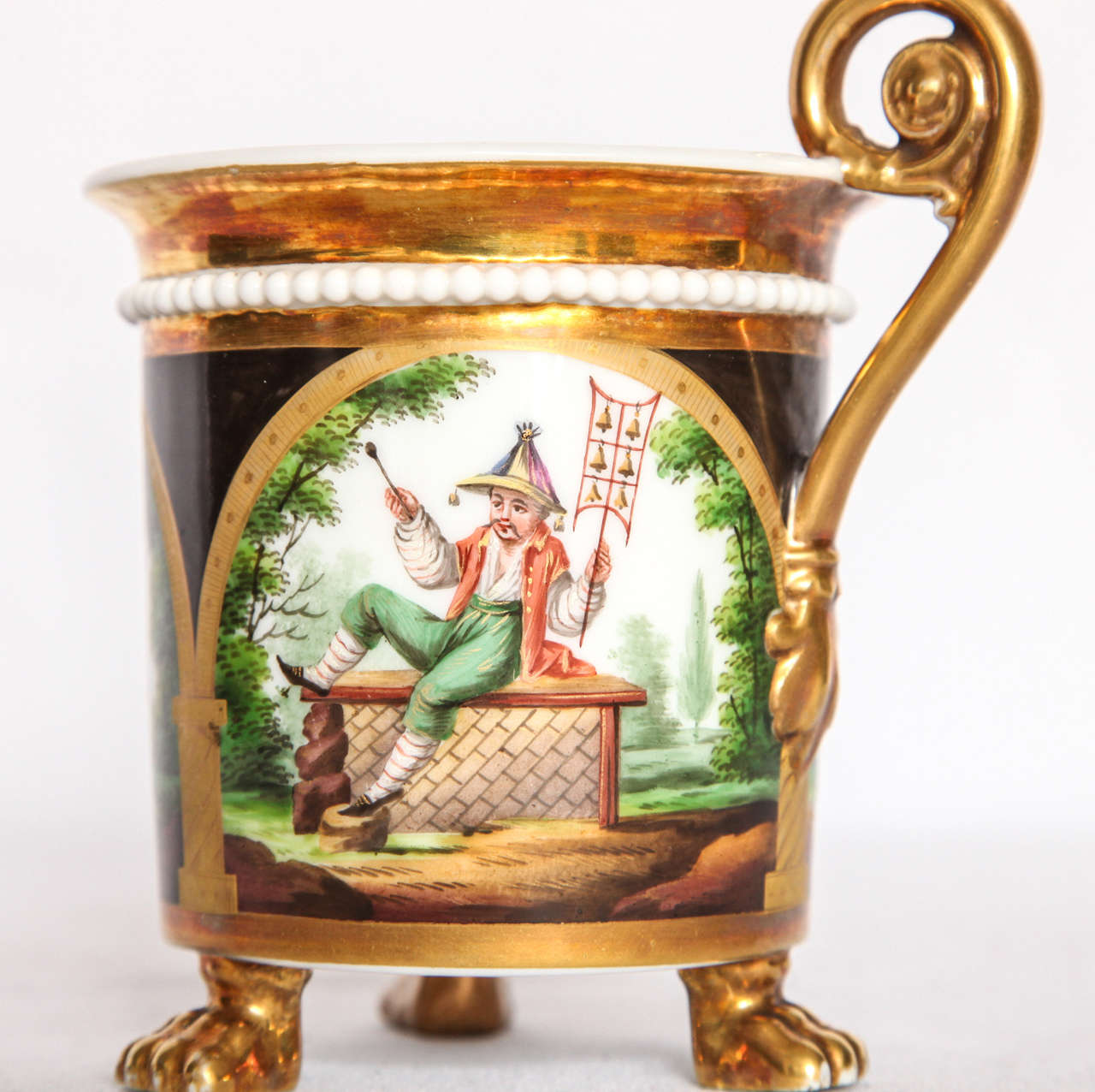 Taza de porcelana dorada Chinoiserie de París Porcelana en venta