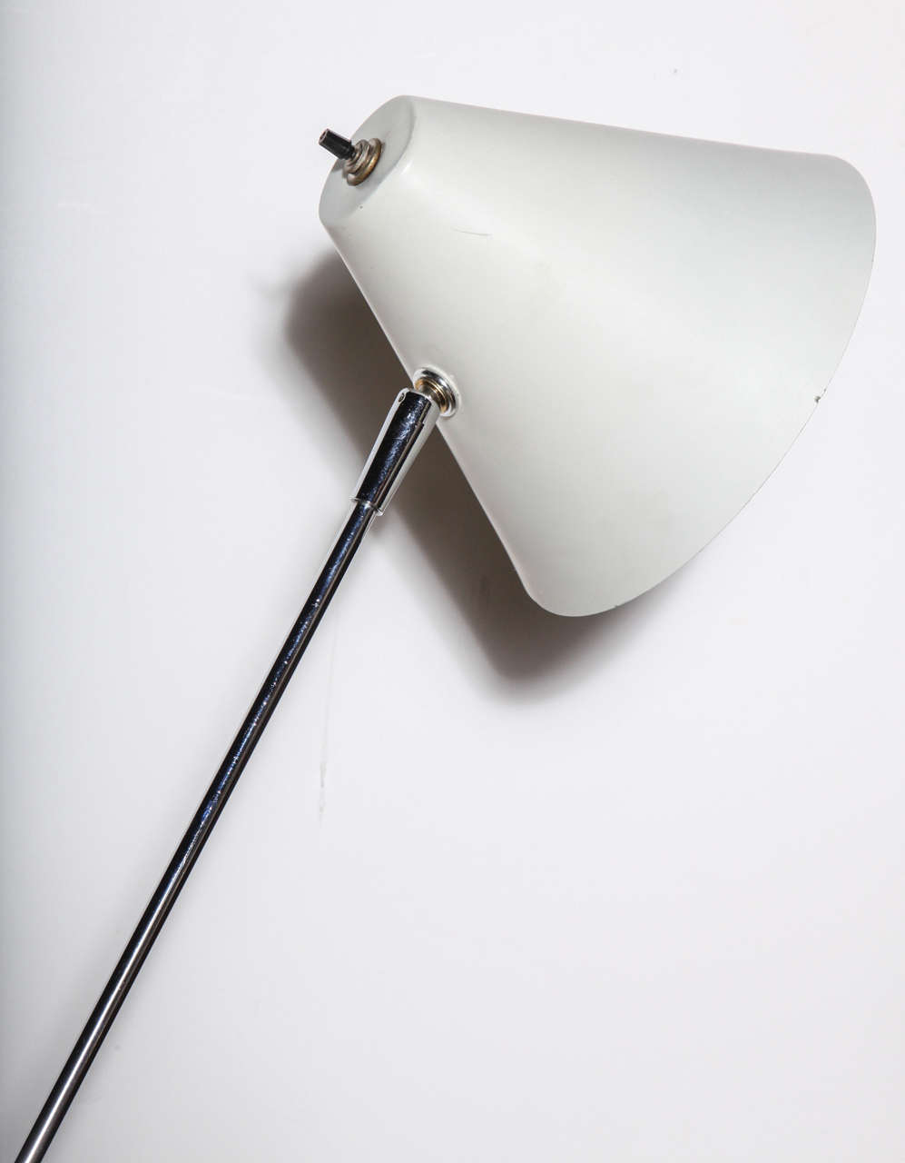 Mid-Century Modern 1950s Robert Sonneman Chrome Counterbalance Tripod Floor Lamp with White Shade