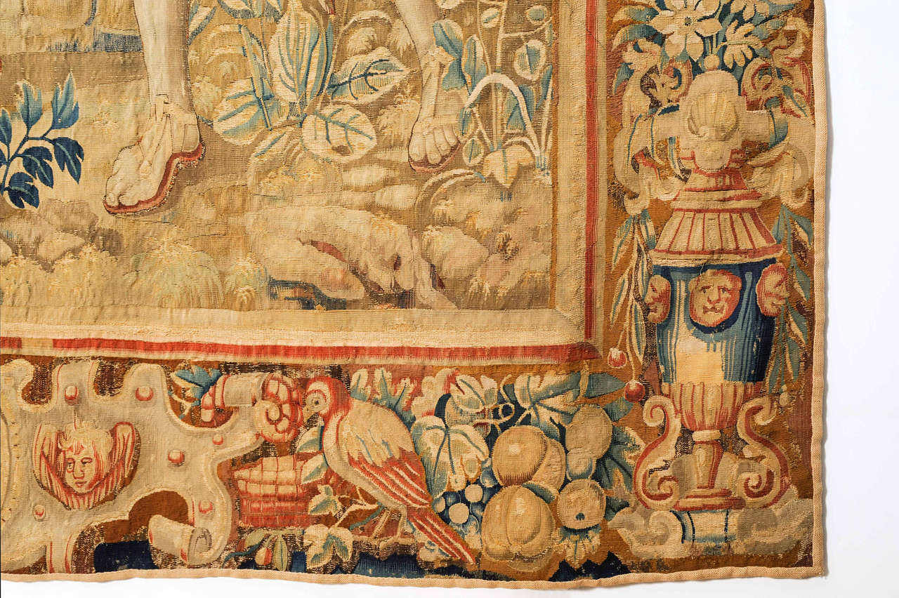 16Th Century Important Tapestry Featuring The Nativity. In Good Condition For Sale In Milan, IT