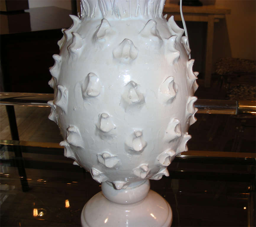 Mid-20th Century A pineapple ceramic lamp