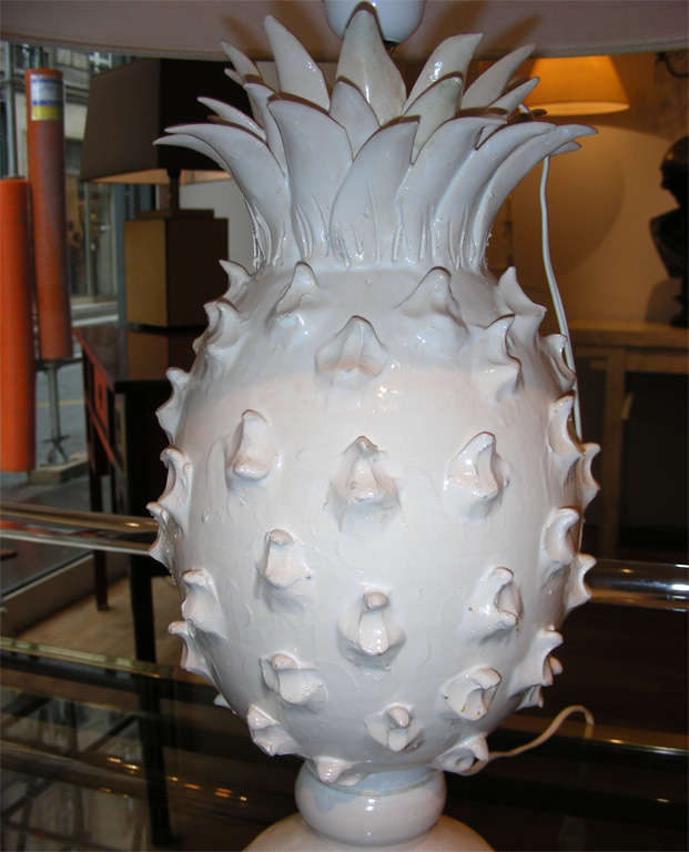 Ceramic A pineapple ceramic lamp