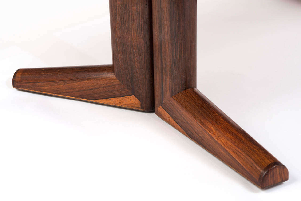 British A Gordon Russell Rosewood Extendable Dining Table