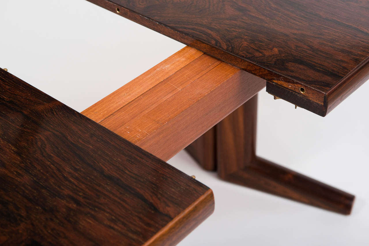 A Gordon Russell Rosewood Extendable Dining Table 2